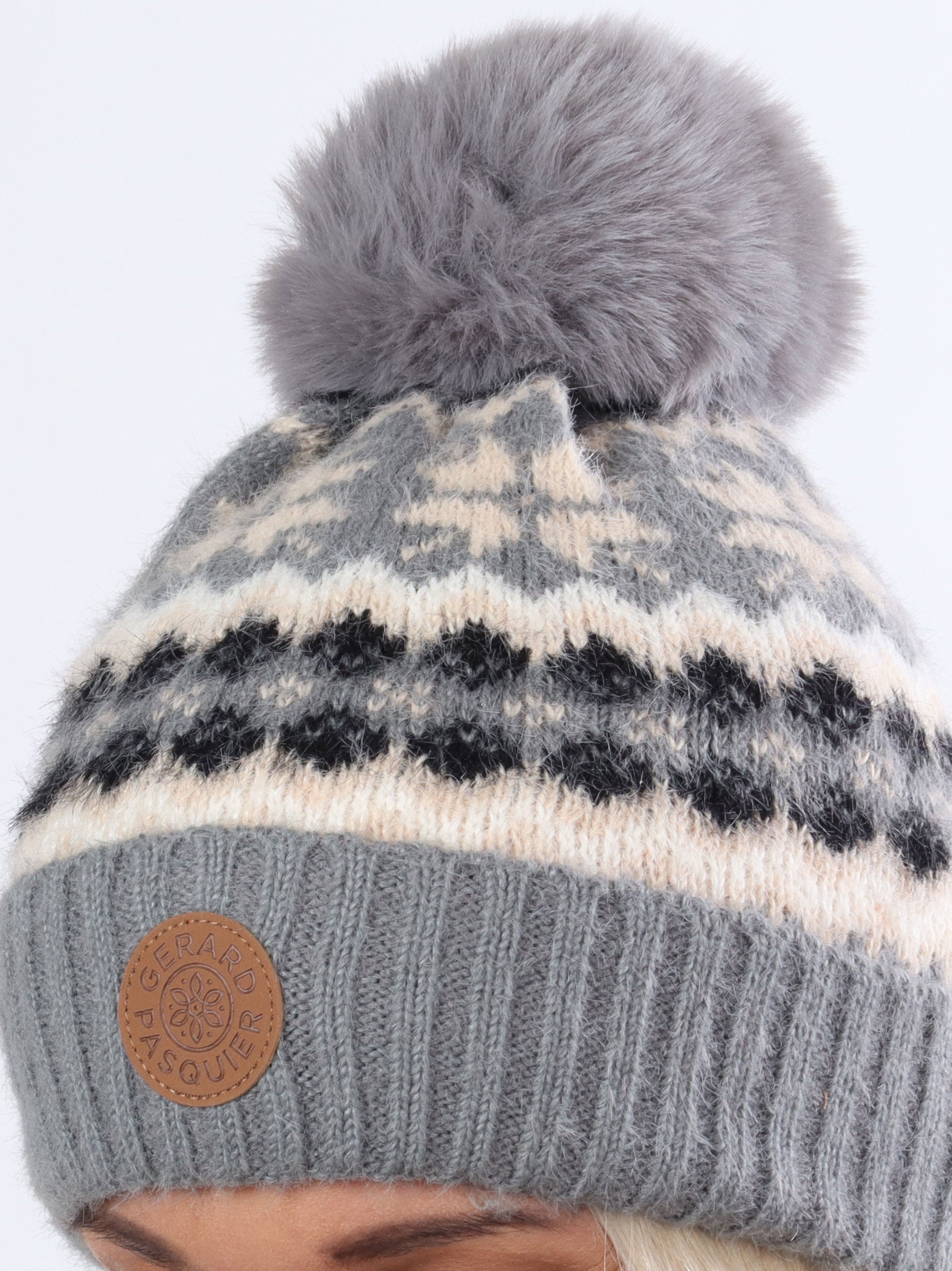 Lina - Mjuk mössa med mönster och pompom - Beige